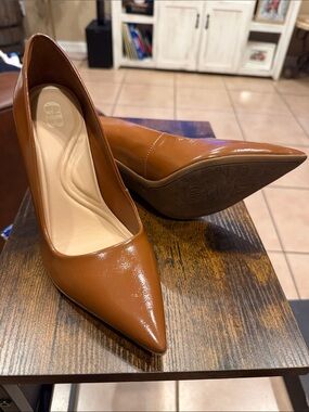 GBG Los Angeles Pointed Toe Patent Cognac Pumps